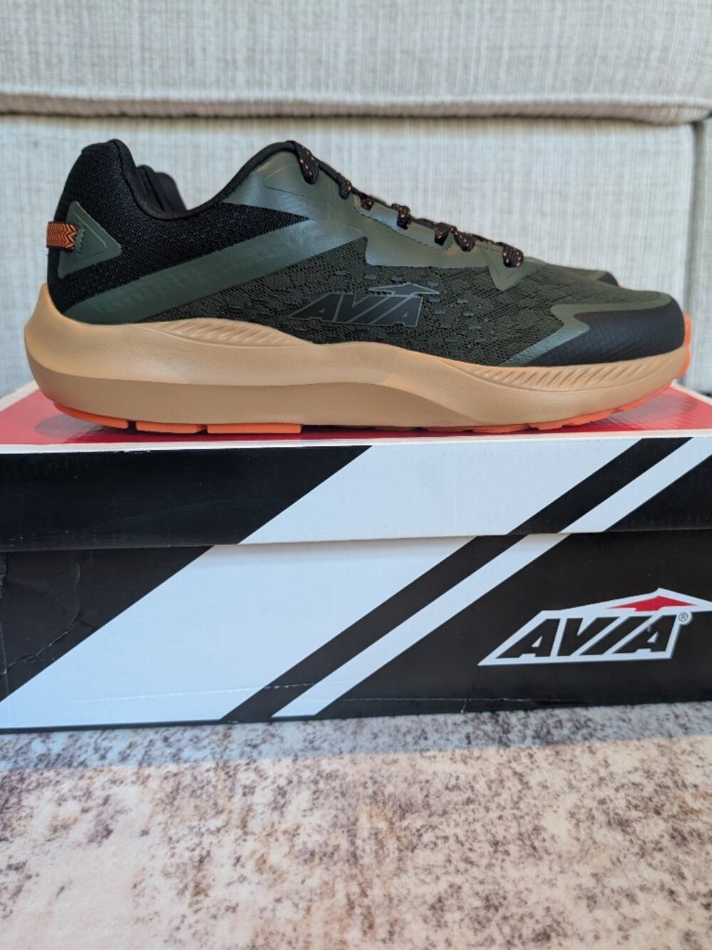 New Mens Size 10 AVIA AVI-STORM Men's Athletic Sneakers Green Black Orange